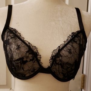 NWT. VS mesh bra unpadded